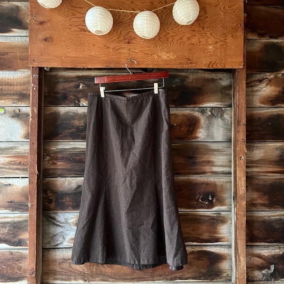 Harve Benard Dresses & Skirts - 100% wool skirt with zipper by Harvé Benard